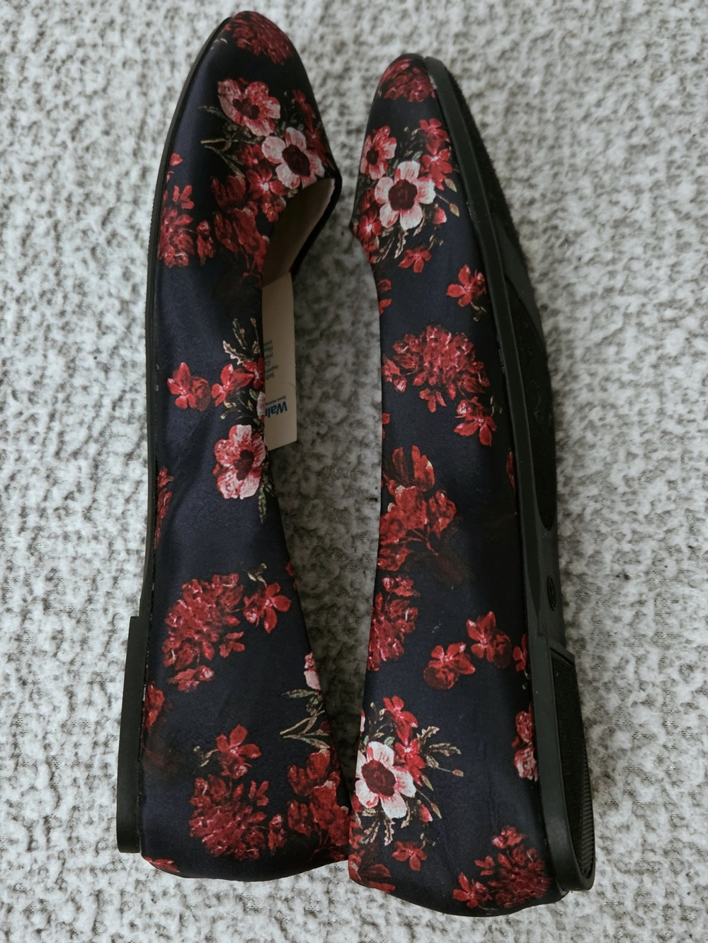 Floral Slip-On Women's Flats - Black with Red Floral